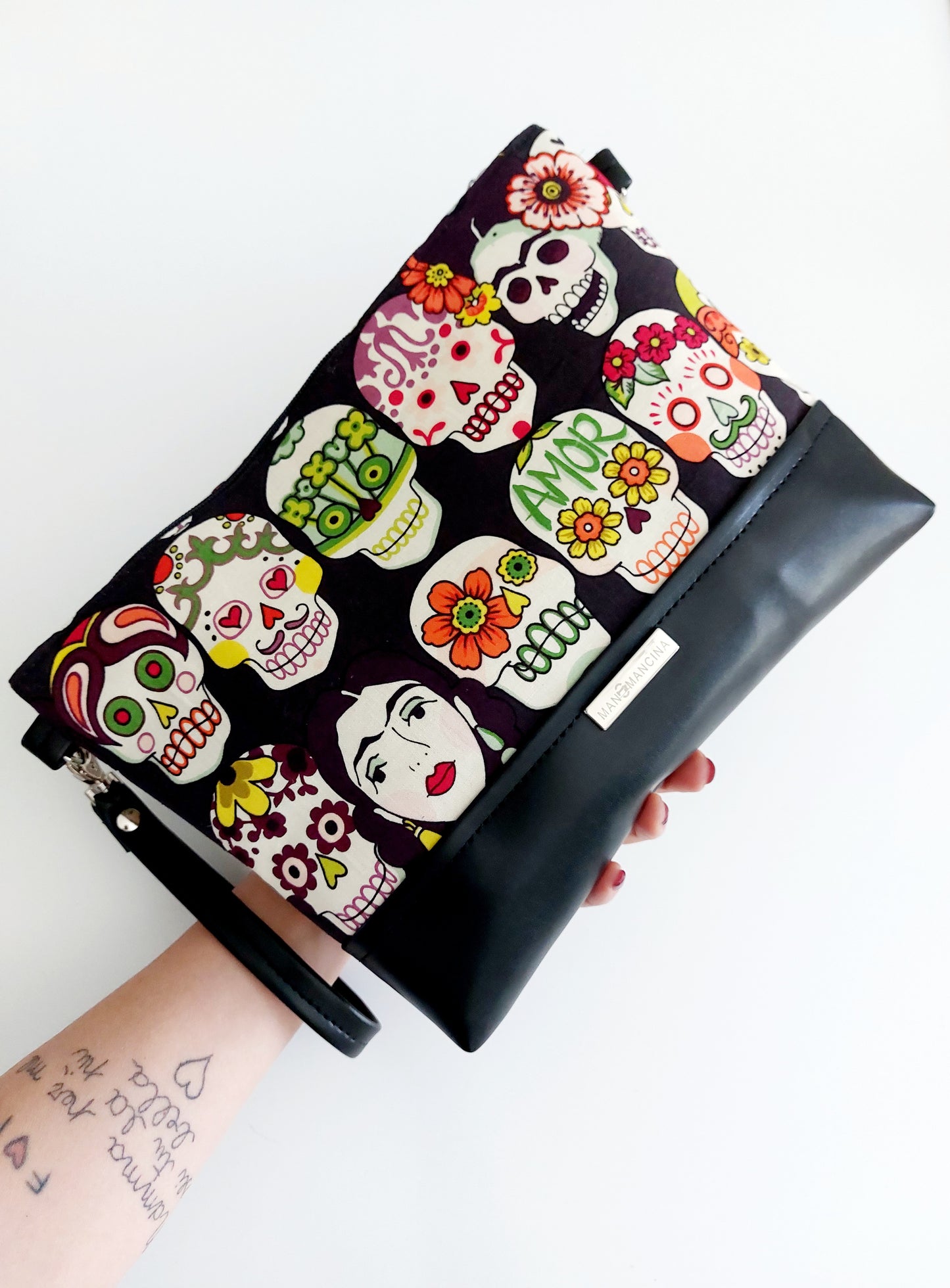 "POSCÈ" pochette in similpelle nero/Frida teschi