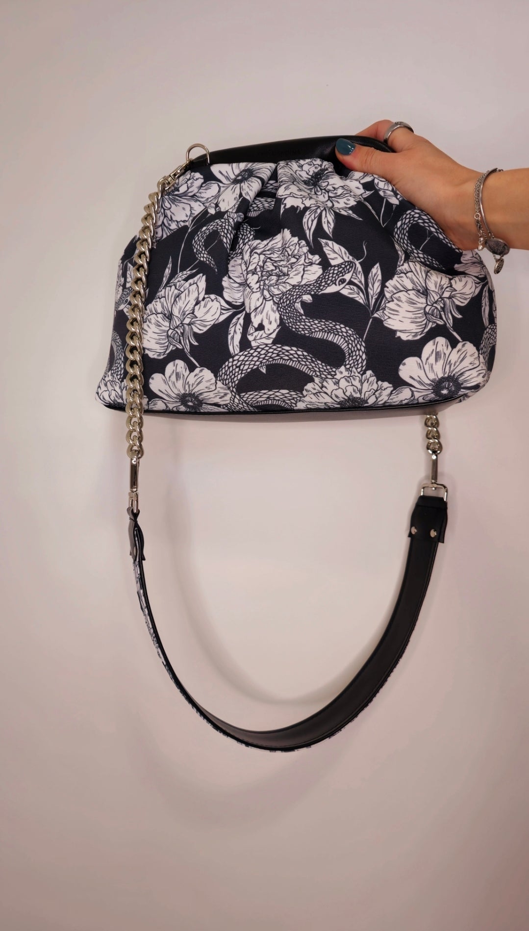 BORSA CLIC CLAC nero / fiori serpenti